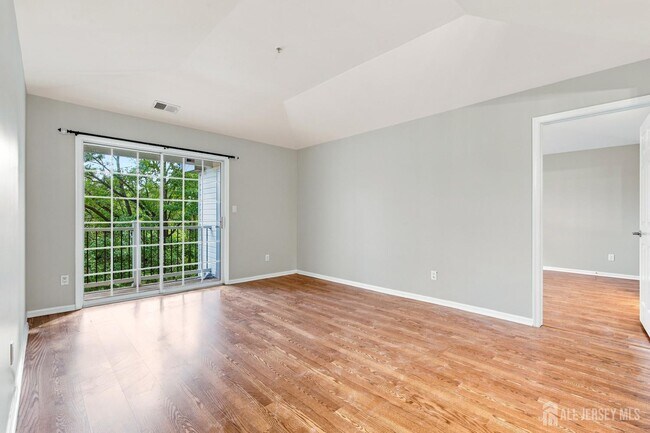 Building Photo - 1634 Waterford Dr