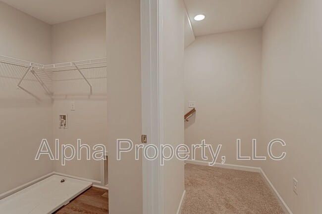 Building Photo - 102 Sweet Almond Ct