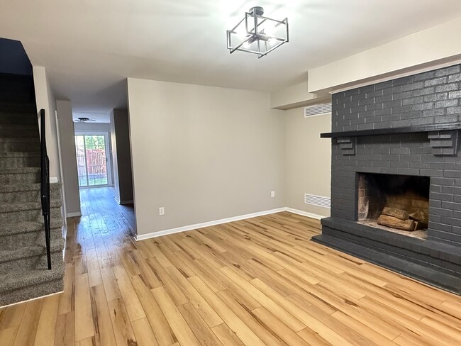 Building Photo - 1905 Walnut Ridge Dr