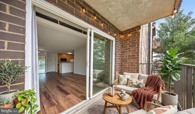 Building Photo - 60 S Van Dorn St