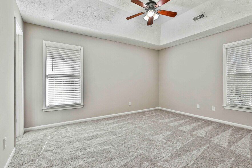 Building Photo - 37 Seven Pines Cir