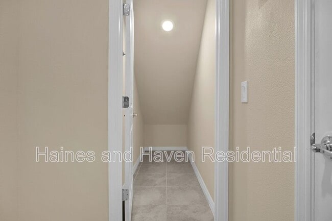 Building Photo - 1042 Michelangelo Ln