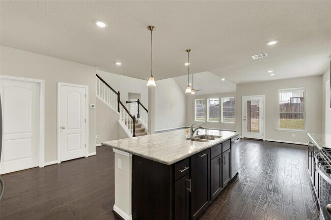 Building Photo - 908 Leadtree Loop