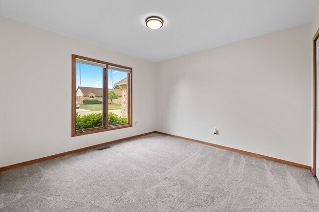 Building Photo - 53638 Springhill Meadows Dr
