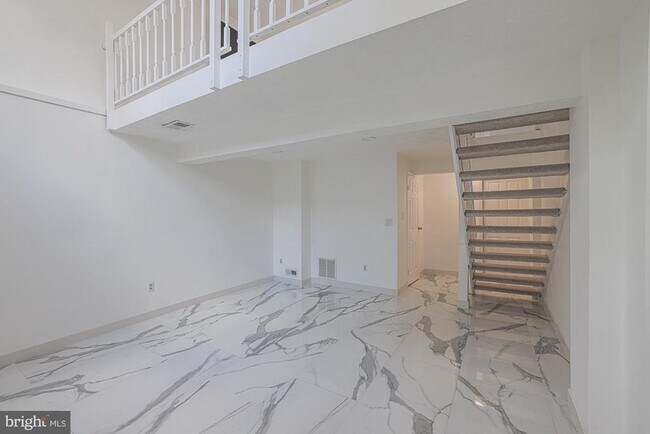 Building Photo - 9 Stillwood Cir