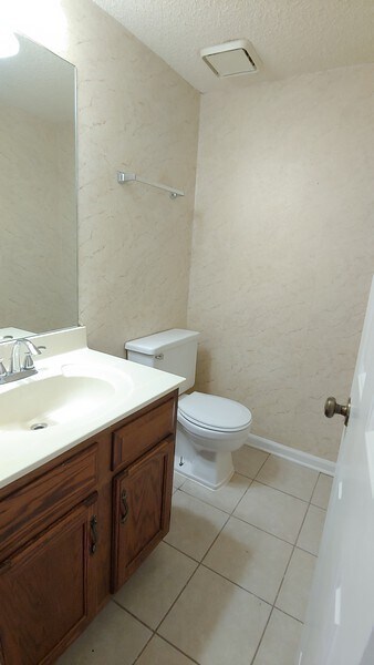 Building Photo - Move-In Ready! 2 Bedroom Townhome in Norcross
