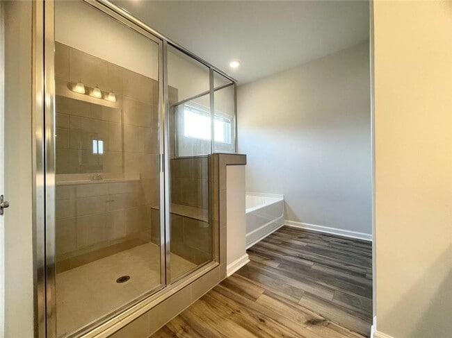 Building Photo - 305 Green Love Ln