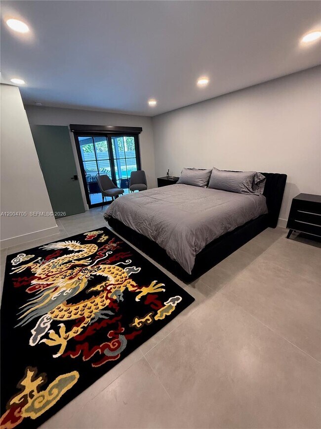 Building Photo - 1304 Stratford St