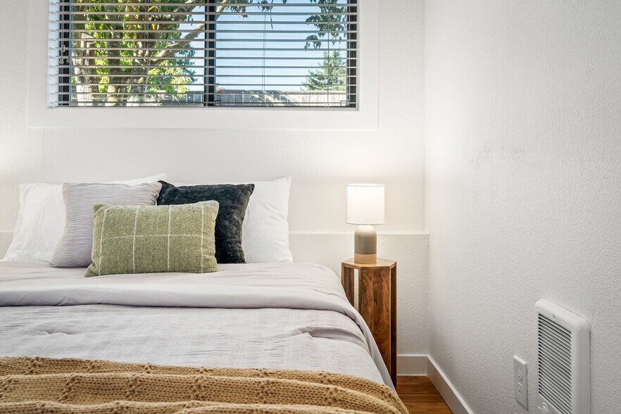 Building Photo - 12729 Evanston Ave N