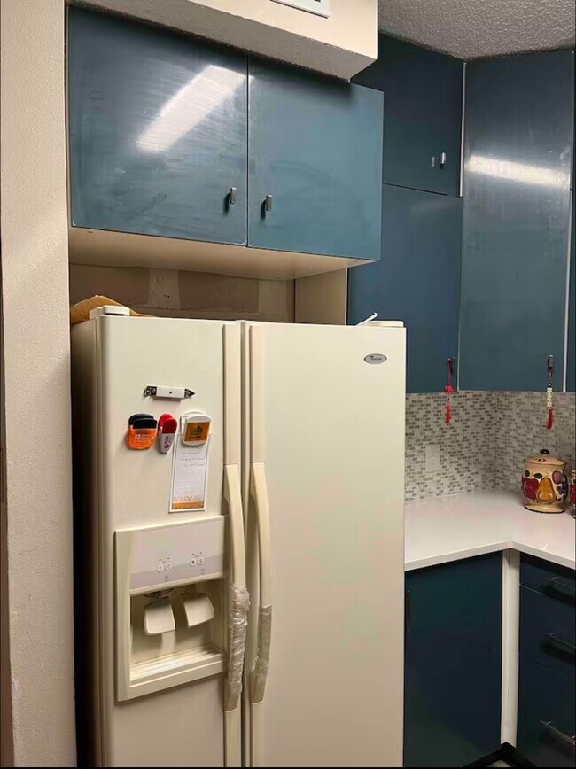 Building Photo - 7575 Cambridge St