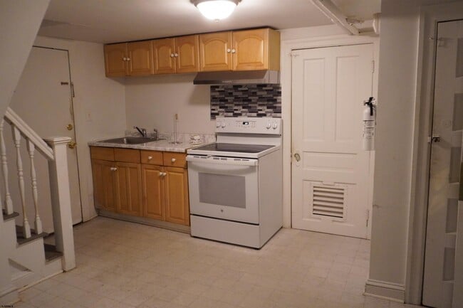 Building Photo - 117 S Bartram Ave