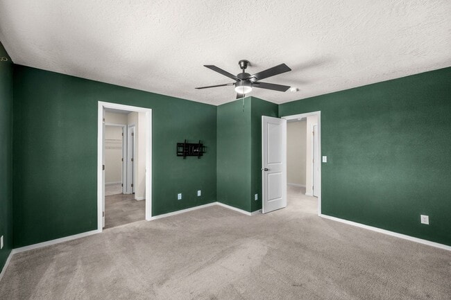 Building Photo - Beautiful 2022 Built Home With Views!