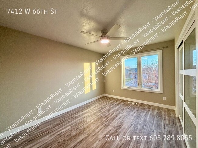 Building Photo - 7412 W 66th St