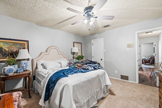 Building Photo - Spacious Home in Southwest Lubbock w/ Office