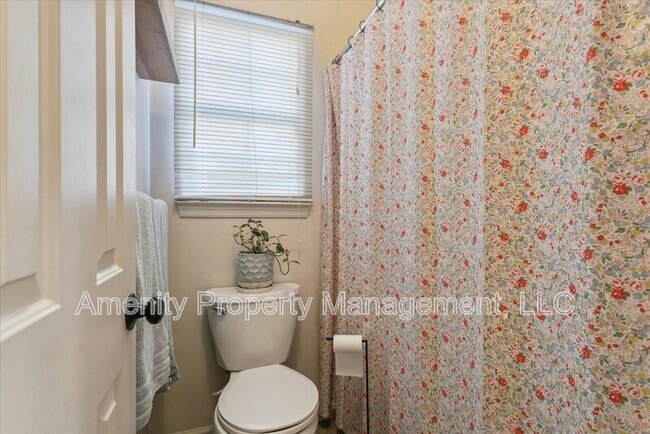 Building Photo - 955 Woodcreek Dr