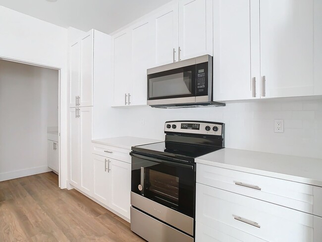 Building Photo - Now Leasing Brand New Constructed Townhous...