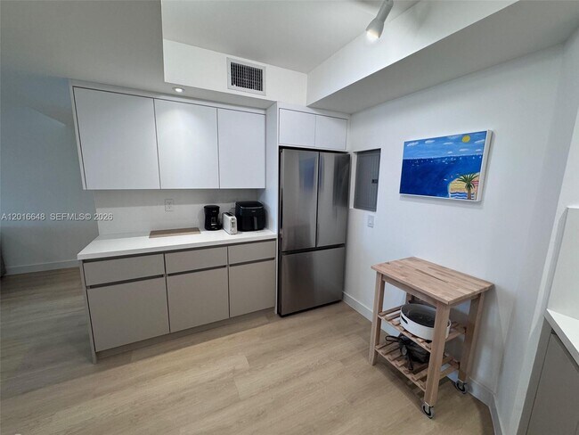 Building Photo - 3800 Galt Ocean Dr