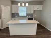 Building Photo - 212 Wayside Ct