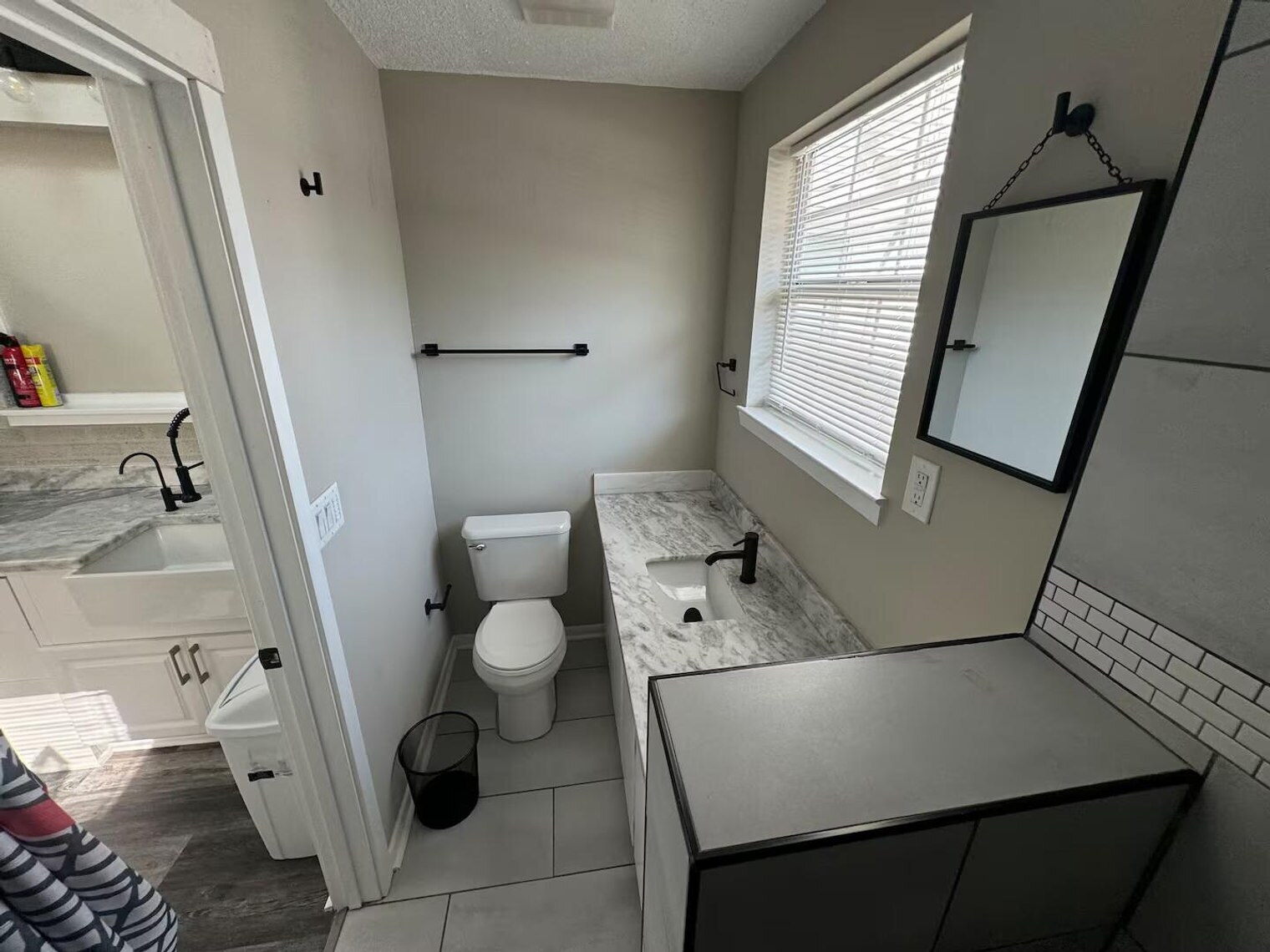 Building Photo - 2371 Le Ruth Dr