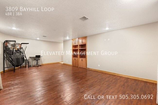 Building Photo - 3809 Bay Hill Loop SE