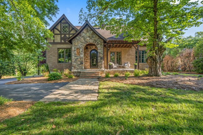 Primary Photo - 1127 Glendale Ln