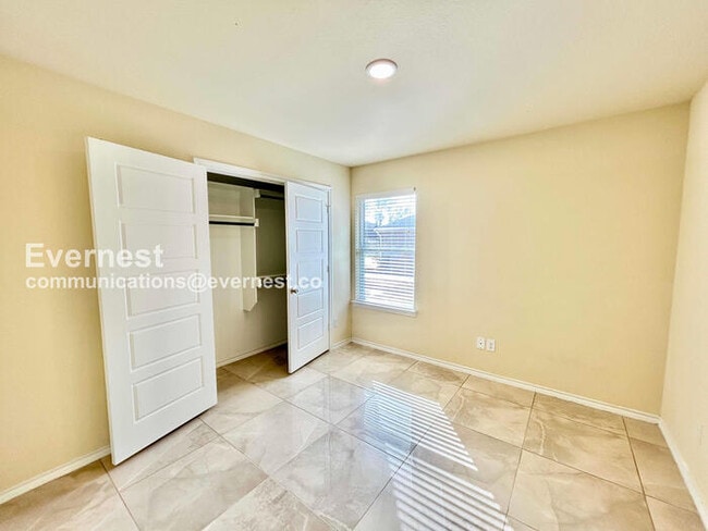 Building Photo - 1413 Avenue A