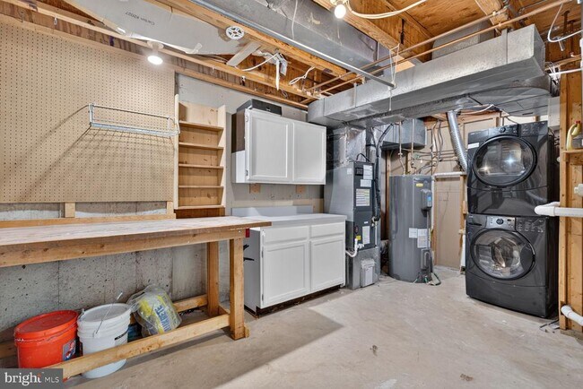 Building Photo - 8228 Goldstream Ct