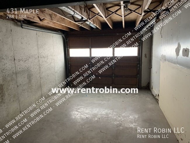 Building Photo - 431 Maple-