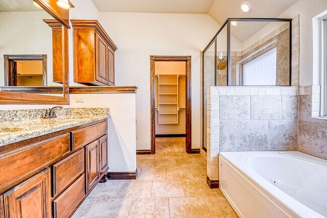 Building Photo - Beautiful home in Williamson Farms!