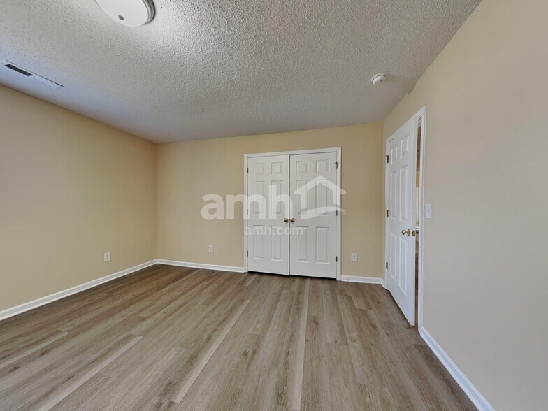 Building Photo - 1836 Chatfield Dr