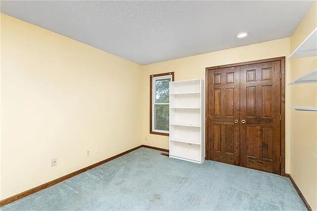 Building Photo - 5710 NW Verlin Dr