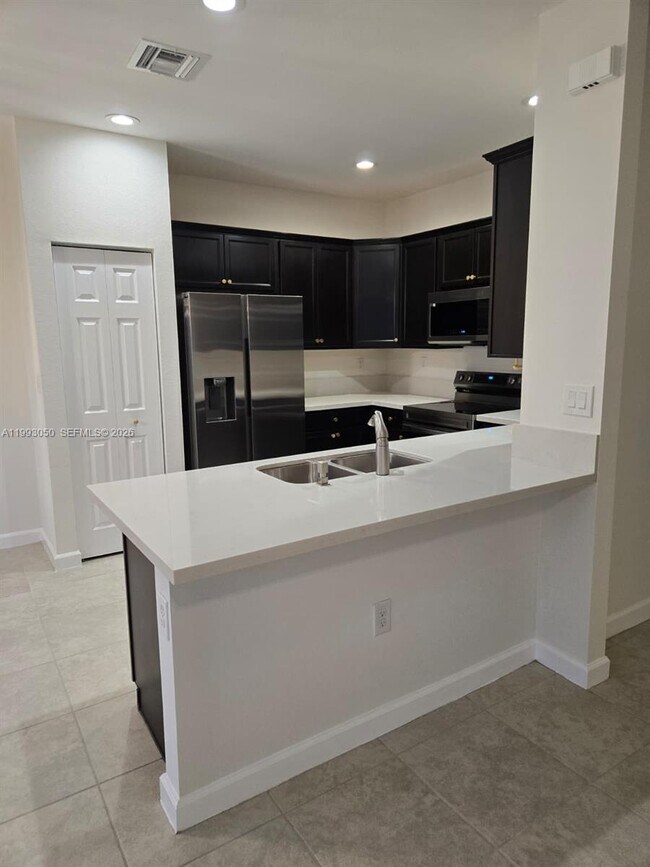 Building Photo - 4268 SW 166th Ct