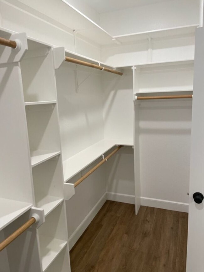 Building Photo - 7339 Mountain View Rd