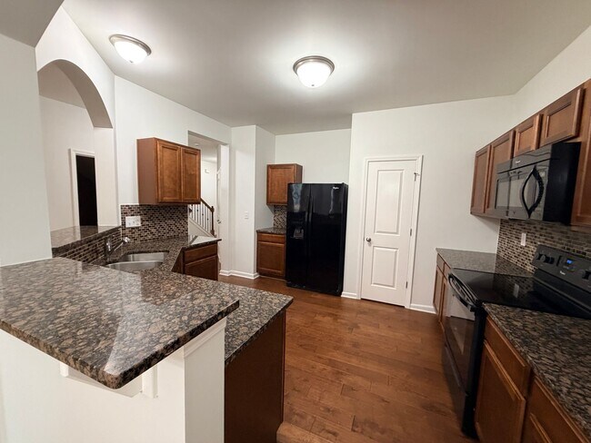 Building Photo - NEW LISTING - Spacious, Acworth Townhouse on Quiet Cul-de-sac!