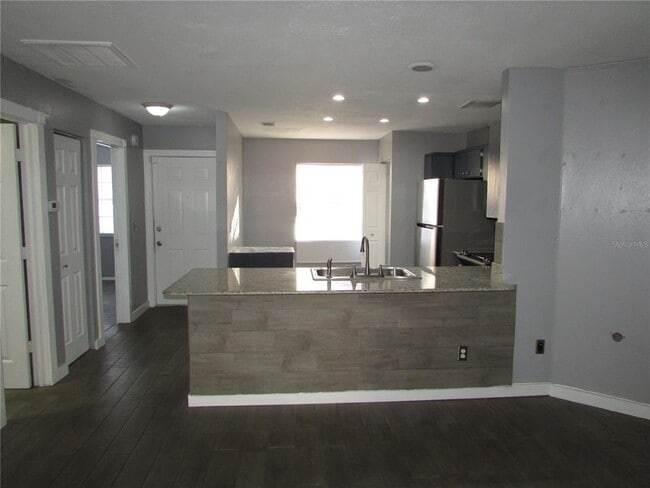 Building Photo - 12715 Raeburn Way