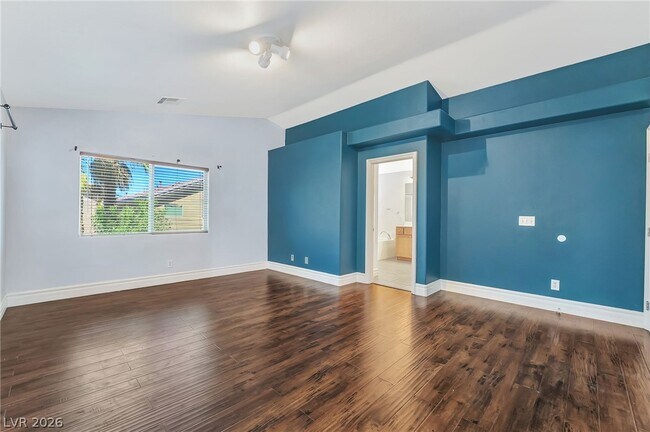 Building Photo - 367 Dogleg Dr