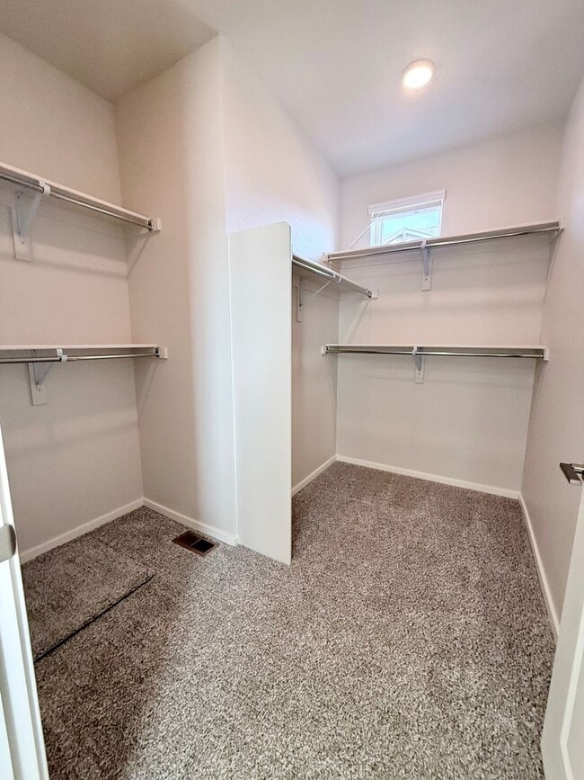 Building Photo - Modern 2-Bedroom Condo in Fort Collins - B...