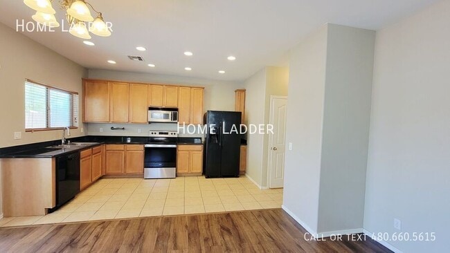 Building Photo - 8151 W Carol Ave