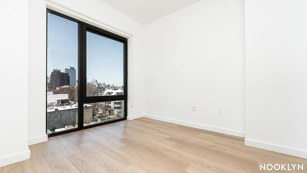 Building Photo - 527 Grand Ave