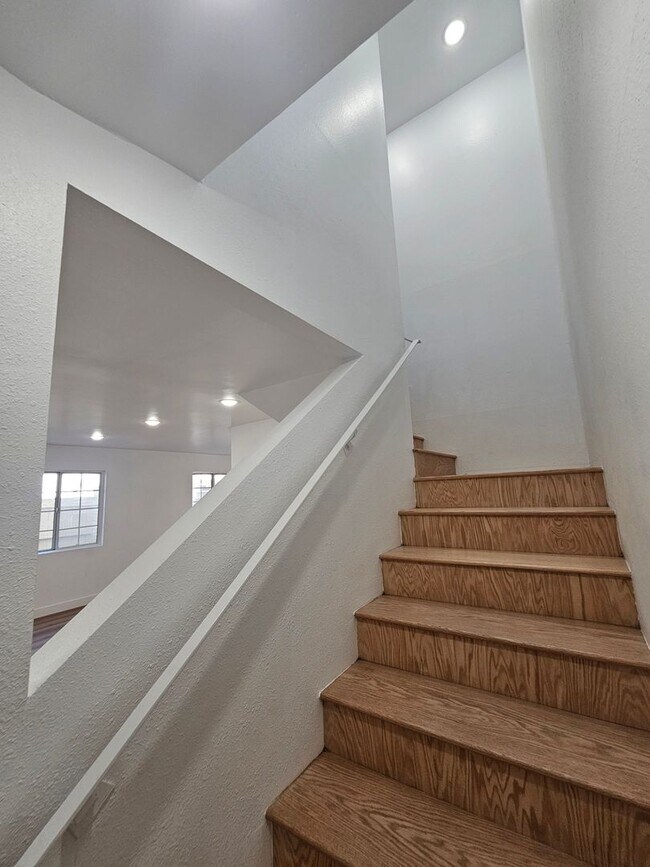 Building Photo - 245 E Ave 38