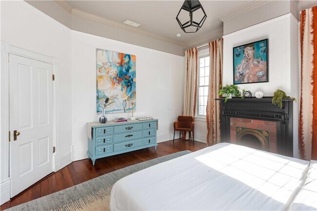 Building Photo - 383 Park Ave SE