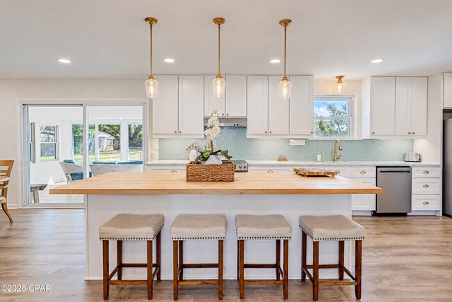 Building Photo - 4608 Sunset Dr