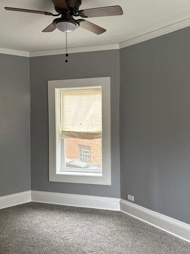 Building Photo - 409 W 144th St