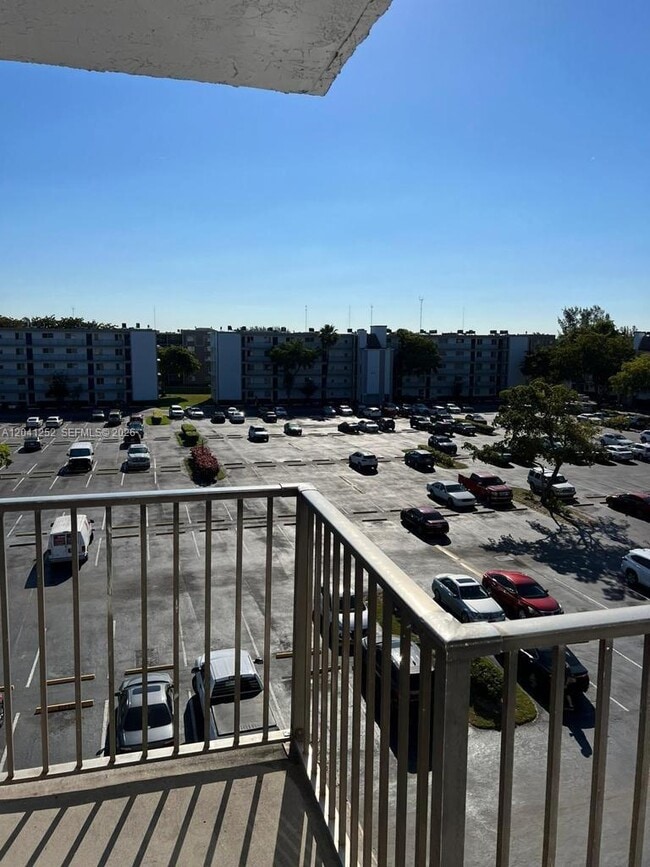 Building Photo - 8610 N Sherman Cir