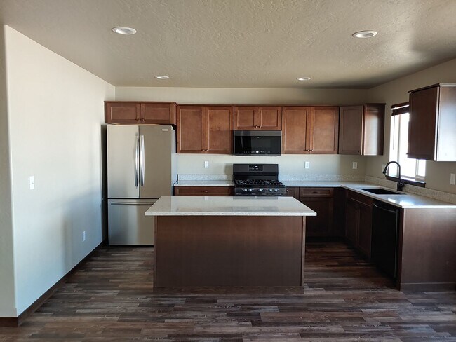 Building Photo - Beautiful New Home in Post Falls-Dog Friendly