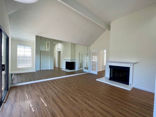 Building Photo - Welcome to Coastal Living at Its Finest!