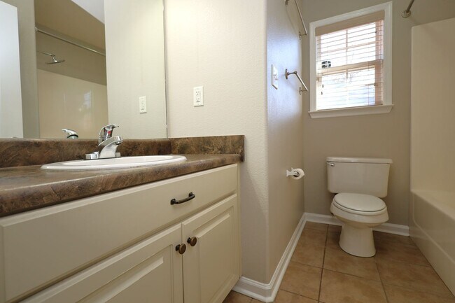 Building Photo - 1823 Hazel Dr