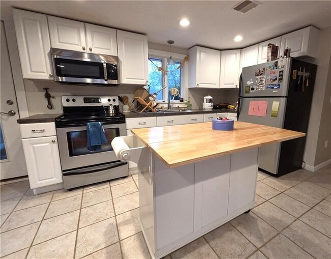 Building Photo - 78 Nautilus St