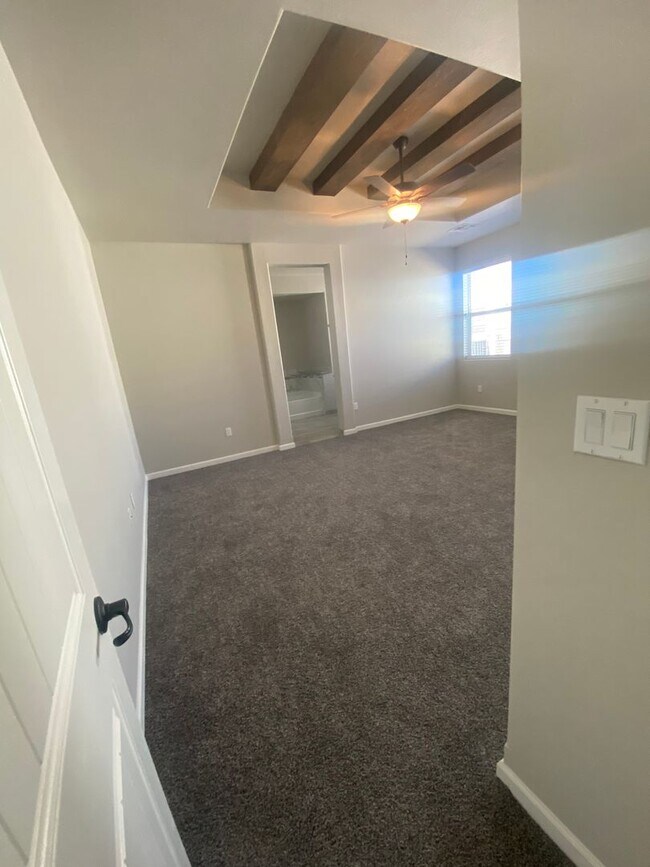 Building Photo - Newer 3 Bedroom+ Office Near Red Hawk Golf...