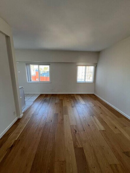 Building Photo - 1101 Ocean Front Walk